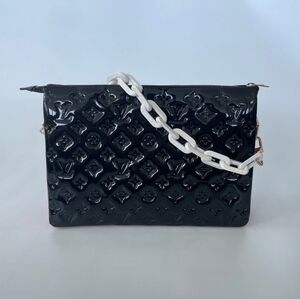 LOUIS VUITTON | COUSSIN MM VERNIS | BLACK